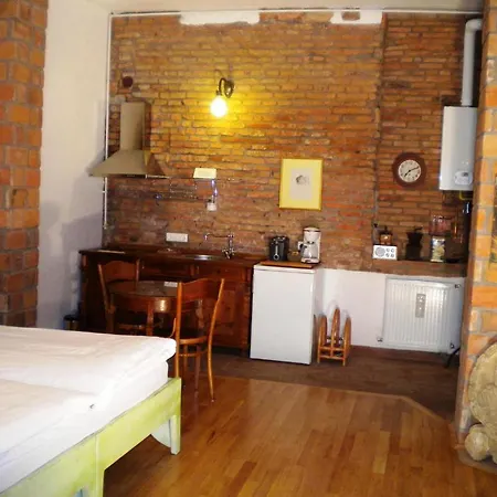 Casa Rozelor Konukevi 4*
