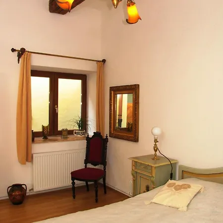 Konukevi Casa Rozelor