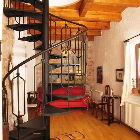 Casa Rozelor