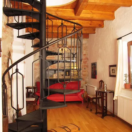 Casa Rozelor